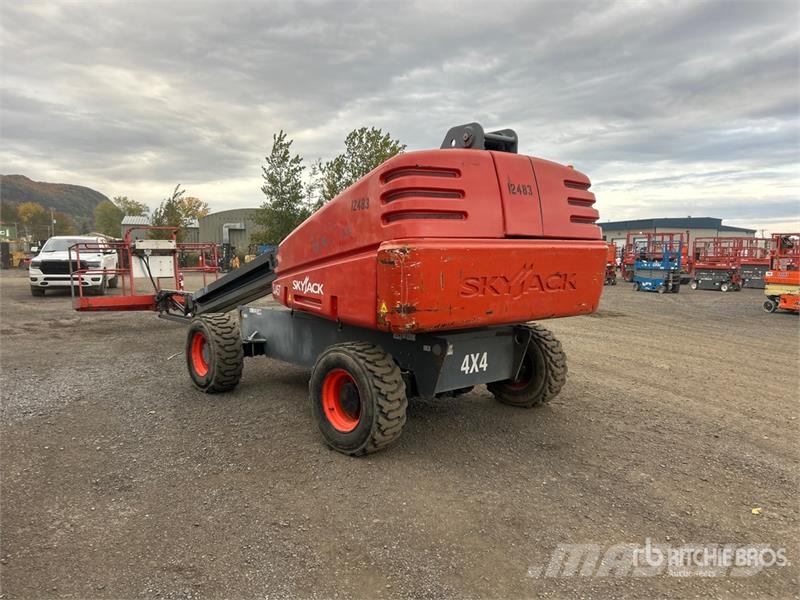SkyJack SJ45T 4WD Dual Fuel Telescopic Boom Lift Teleskopiskie pacēlāji