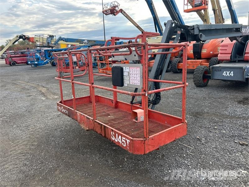 SkyJack SJ45T 4WD Dual Fuel Telescopic Boom Lift Teleskopiskie pacēlāji