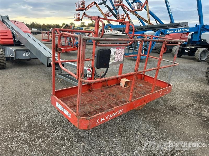 SkyJack SJ45T 4WD Dual Fuel Telescopic Boom Lift Teleskopiskie pacēlāji