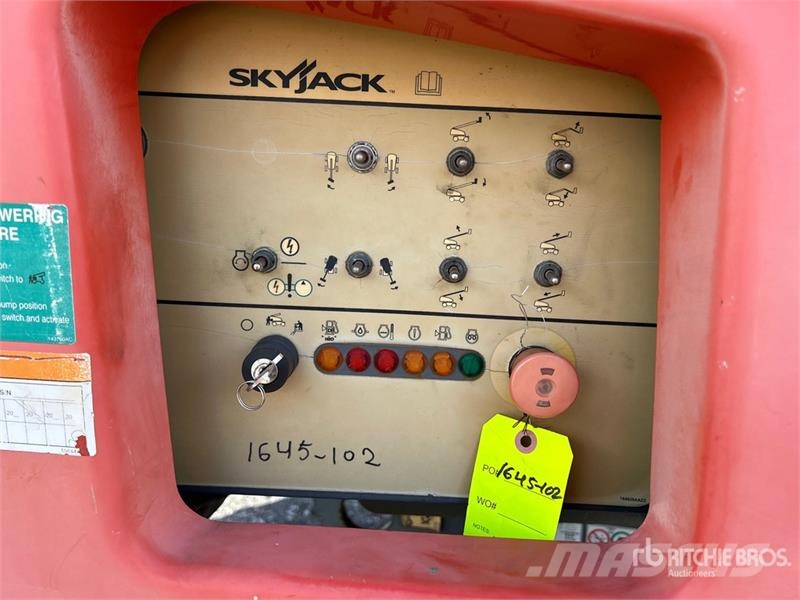 SkyJack SJ45T Telescopic Boom Lift رافعات سلة تلسكوبية