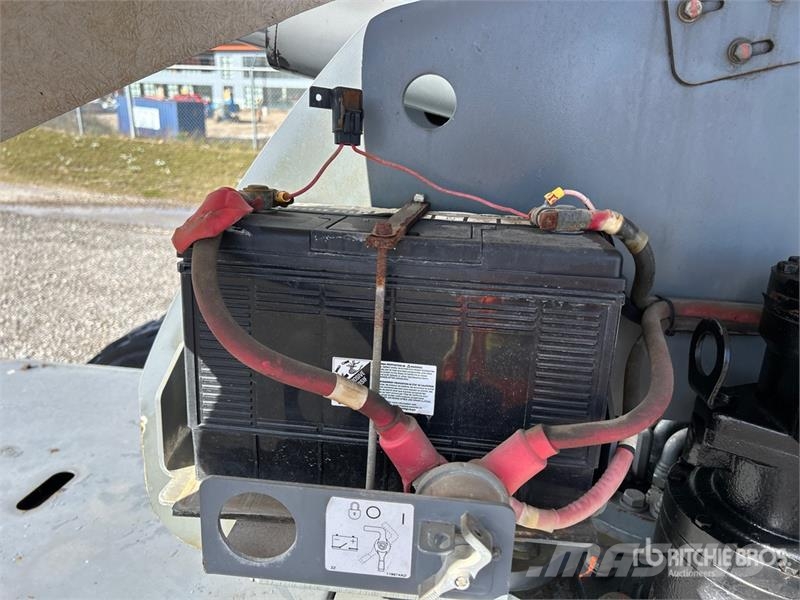 SkyJack SJ45T Telescopic Boom Lift رافعات سلة تلسكوبية