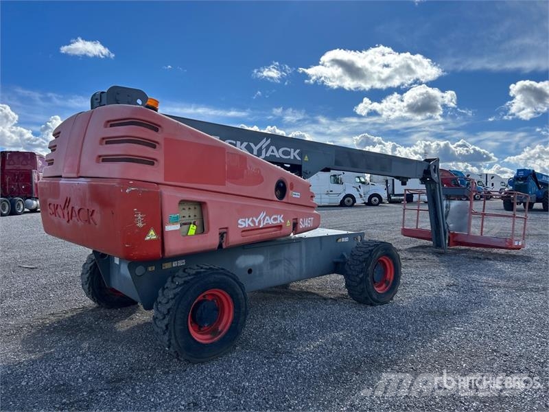 SkyJack SJ45T Telescopic Boom Lift رافعات سلة تلسكوبية