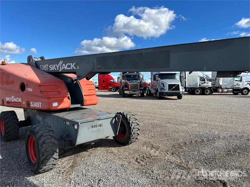 SkyJack SJ45T Telescopic Boom Lift رافعات سلة تلسكوبية