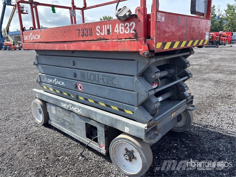 SkyJack SJ4632 Electric Scissor Lift Scissor lifts