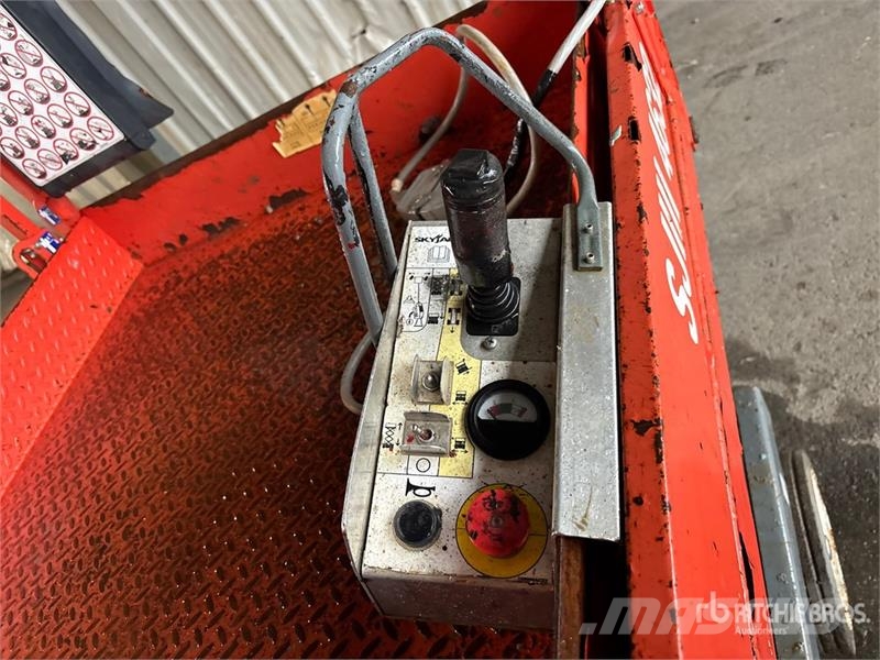 SkyJack SJ4632 Electric Scissor Lift Škaraste platforme