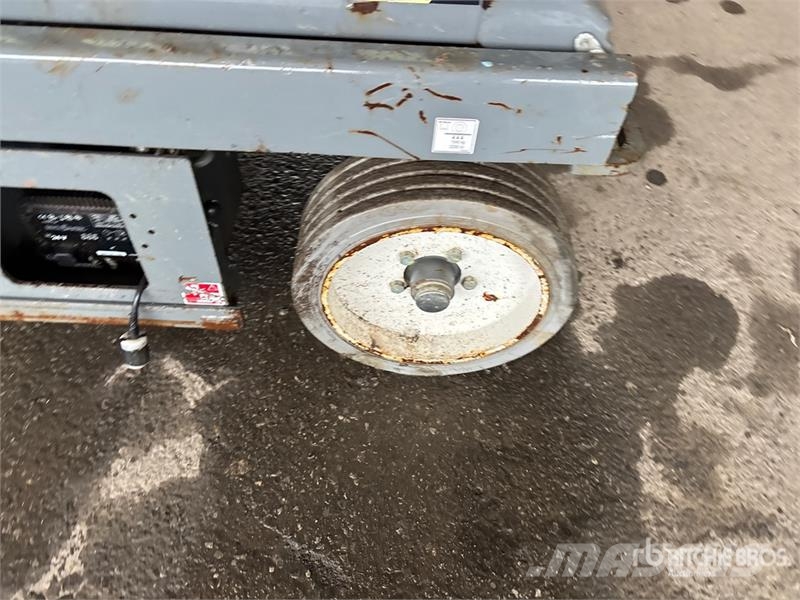 SkyJack SJ4632 Electric Scissor Lift Škaraste platforme
