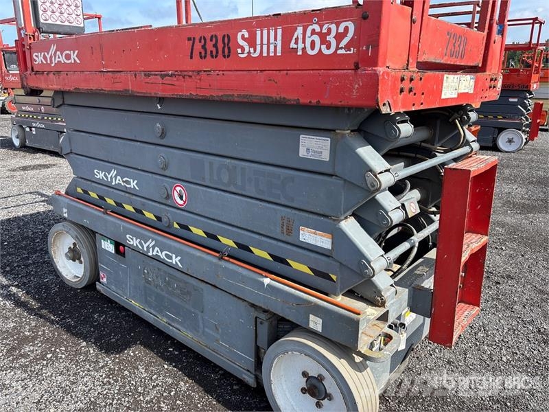 SkyJack SJ4632 Electric Scissor Lift Scissor lifts