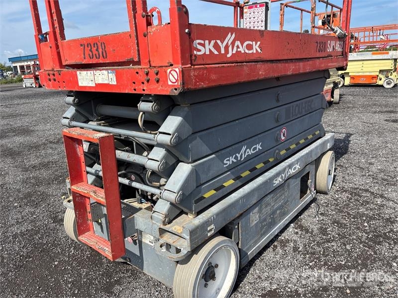 SkyJack SJ4632 Electric Scissor Lift Scissor lifts