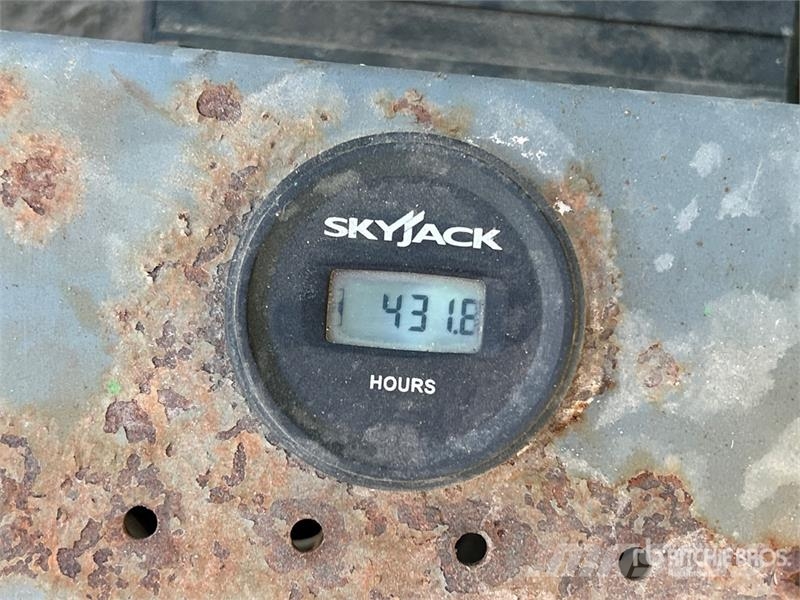 SkyJack SJ4632 Electric Scissor Lift Šķerveida pacēlāji