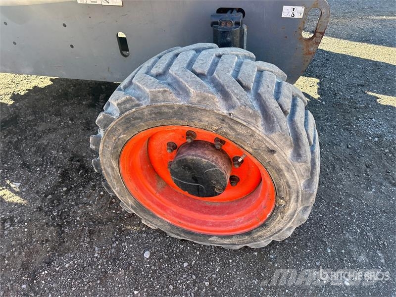 SkyJack SJ46AJ Strēles pacēlāji
