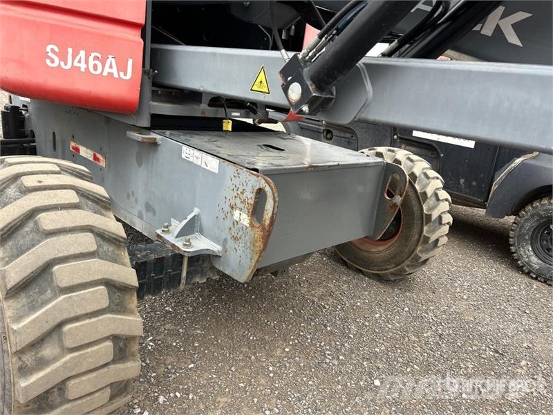 SkyJack SJ46AJ 4WD Diesel Articulating Boom Lift Articulated boom lifts