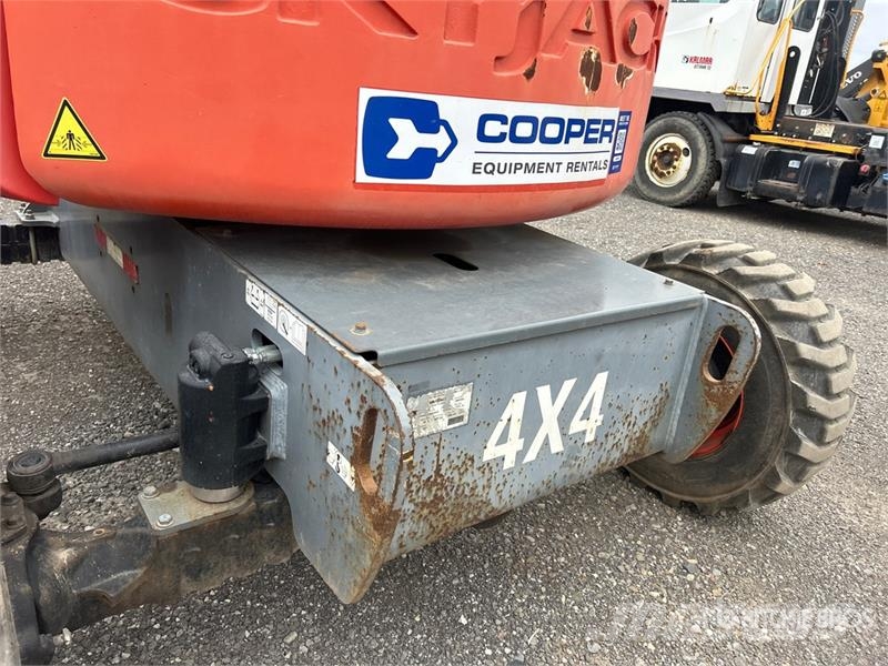 SkyJack SJ46AJ 4WD Diesel Articulating Boom Lift Articulated boom lifts