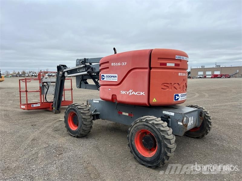 SkyJack SJ46AJ 4WD Diesel Articulating Boom Lift Articulated boom lifts