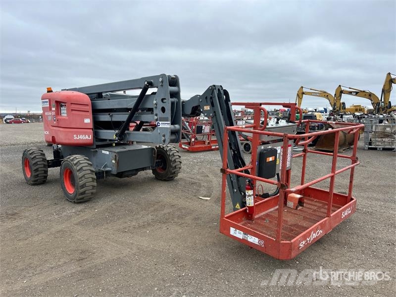 SkyJack SJ46AJ 4WD Diesel Articulating Boom Lift Articulated boom lifts