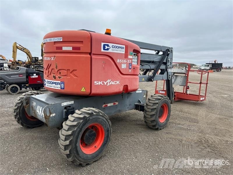 SkyJack SJ46AJ 4WD Diesel Articulating Boom Lift Articulated boom lifts