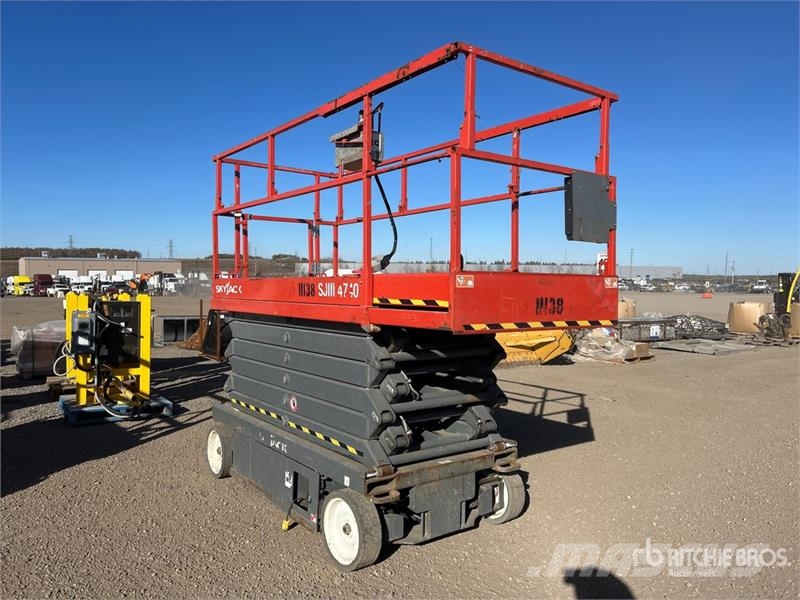 SkyJack SJ4740 Electric Scissor Lift Ollós emelők