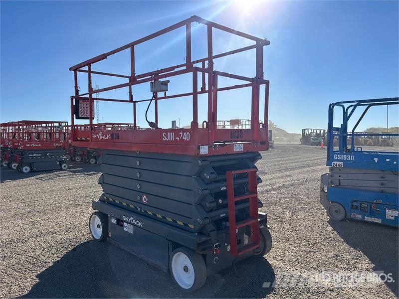 SkyJack SJ4740 Electric Scissor Lift Ollós emelők