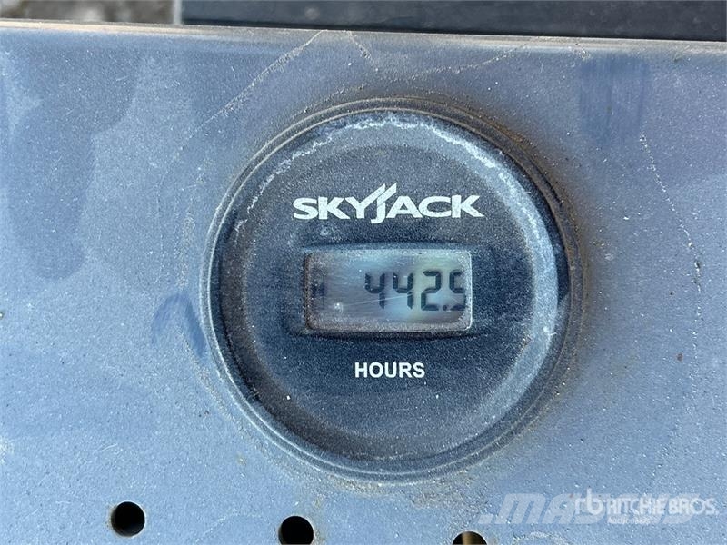SkyJack SJ4740 Electric Scissor Lift Ollós emelők