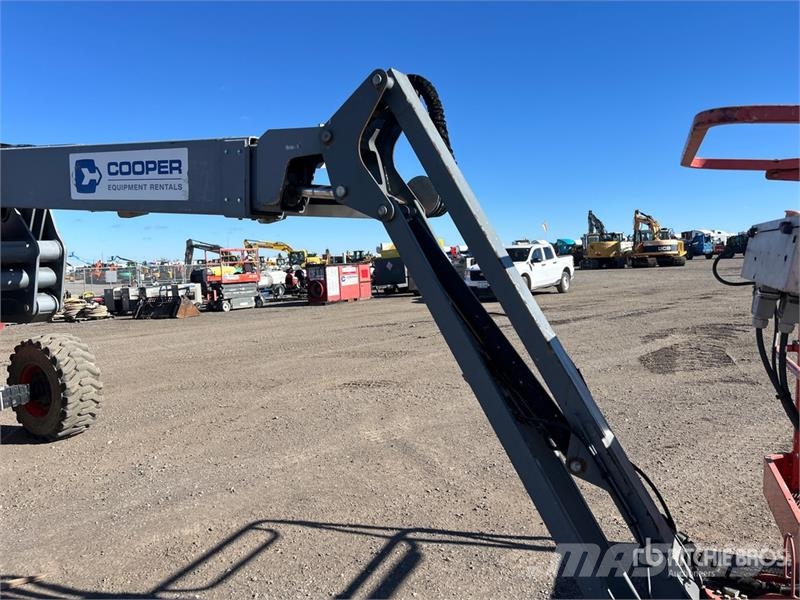 SkyJack SJ63AJ 4WD Diesel Articulating Boom Lift Zglobne podizne platforme