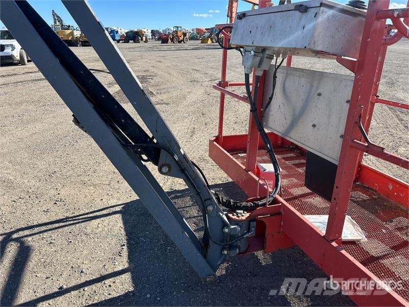 SkyJack SJ63AJ 4WD Diesel Articulating Boom Lift Zglobne podizne platforme