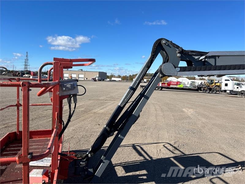 SkyJack SJ63AJ 4WD Diesel Articulating Boom Lift Zglobne podizne platforme