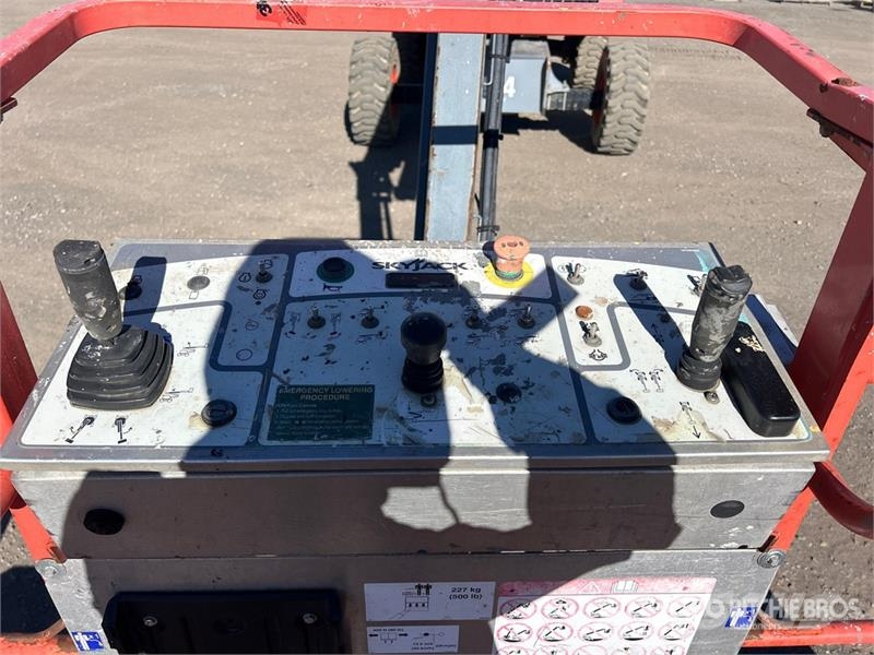 SkyJack SJ63AJ 4WD Diesel Articulating Boom Lift Zglobne podizne platforme