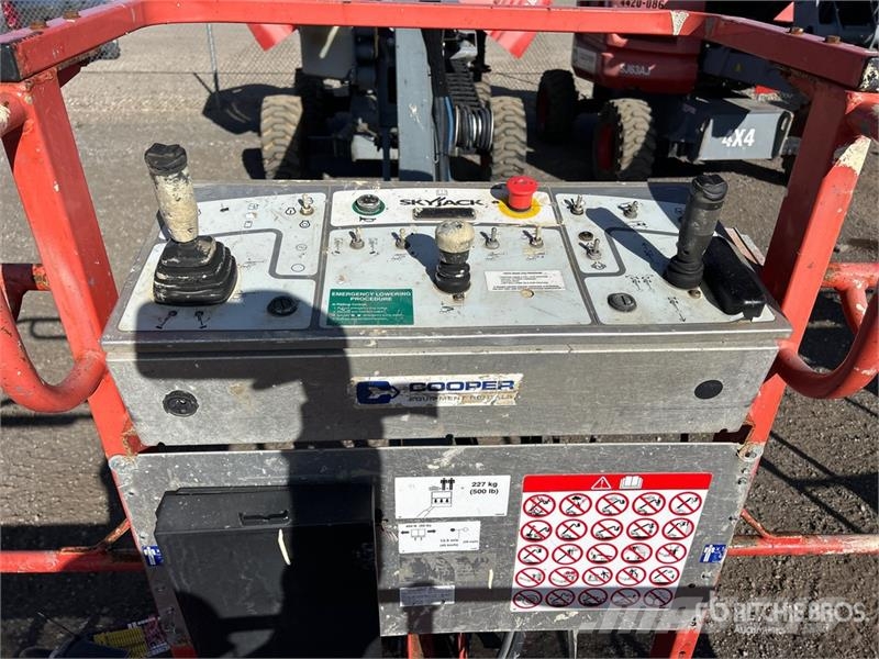 SkyJack SJ63AJ 4WD Diesel Articulating Boom Lift Gelenkteleskoparbeitsbühnen