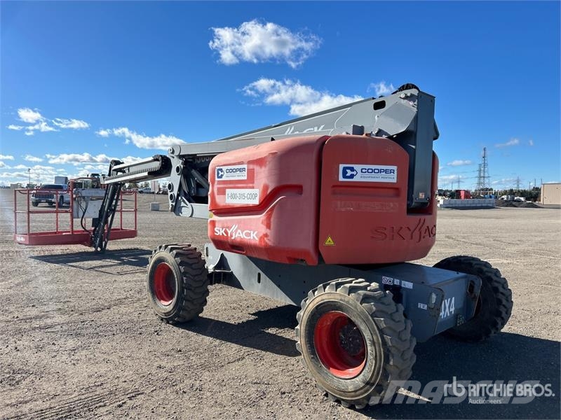 SkyJack SJ63AJ 4WD Diesel Articulating Boom Lift Zglobne podizne platforme