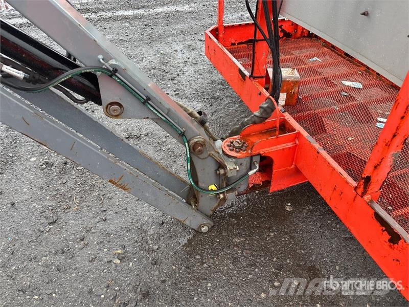 SkyJack SJ63AJ 4WD Dual Fuel Articulating Boom Lift Strēles pacēlāji