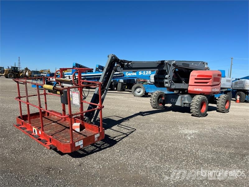 SkyJack SJ63AJ 4WD Dual Fuel Articulating Boom Lift Zglobne podizne platforme