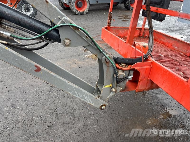 SkyJack SJ63AJ 4WD Dual Fuel Articulating Boom Lift رافعات سلة مفصلية