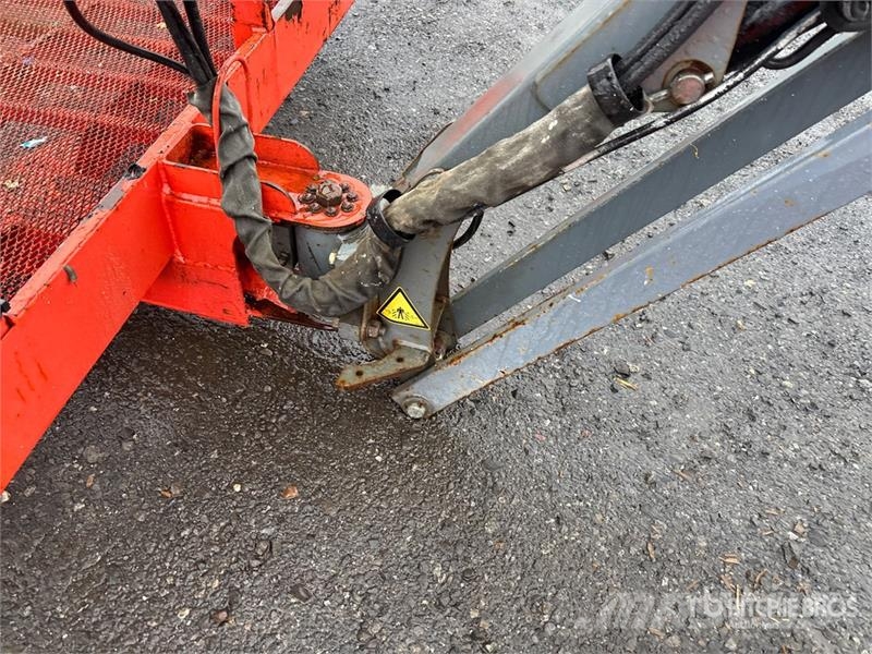 SkyJack SJ63AJ 4WD Dual Fuel Articulating Boom Lift Strēles pacēlāji