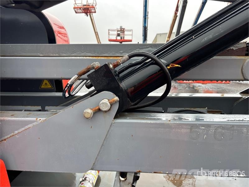 SkyJack SJ63AJ 4WD Dual Fuel Articulating Boom Lift Strēles pacēlāji