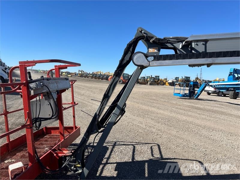 SkyJack SJ63AJ 4WD Dual Fuel Articulating Boom Lift Zglobne podizne platforme