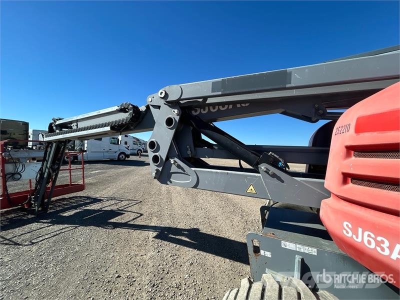 SkyJack SJ63AJ 4WD Dual Fuel Articulating Boom Lift Zglobne podizne platforme