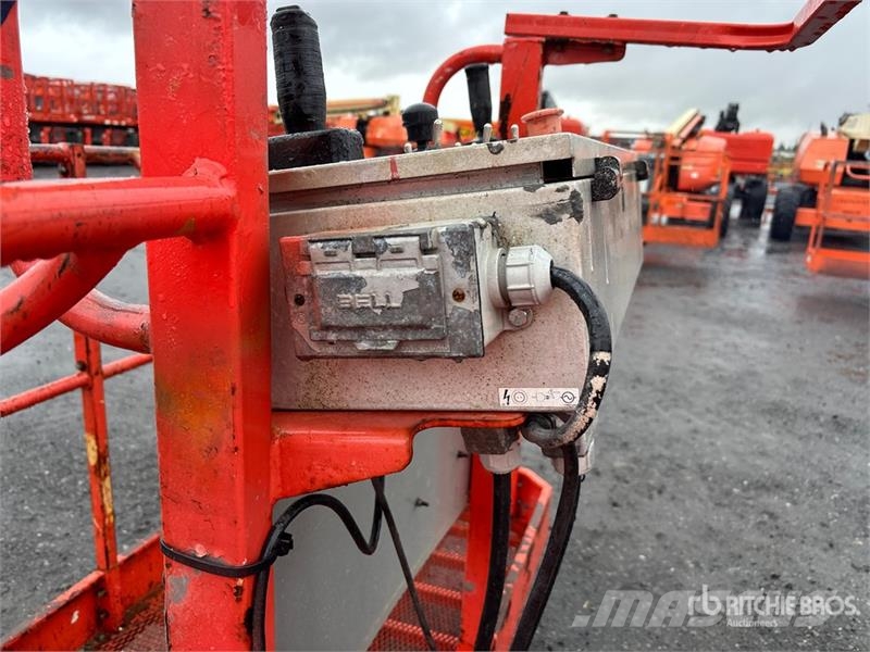 SkyJack SJ63AJ 4WD Dual Fuel Articulating Boom Lift Strēles pacēlāji