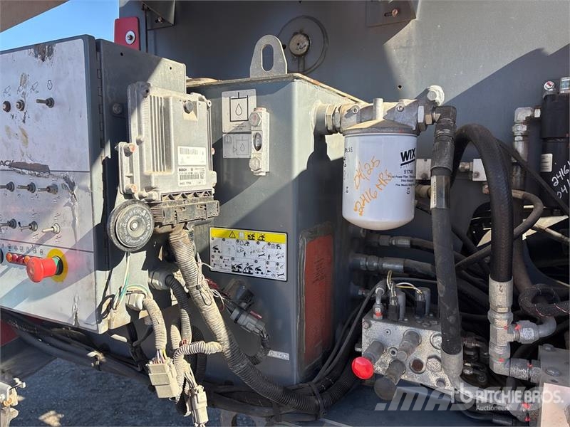 SkyJack SJ66T 4WD Diesel Telescopic Boom Lift رافعات سلة تلسكوبية