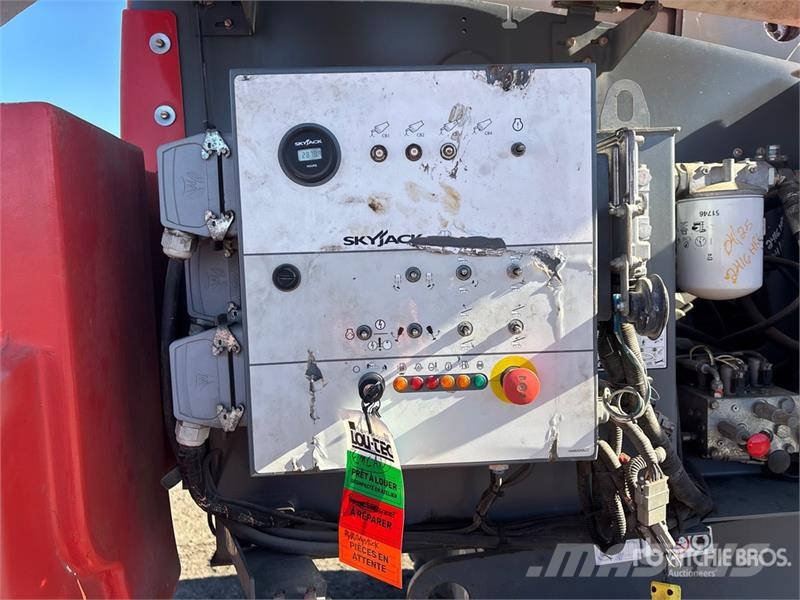SkyJack SJ66T 4WD Diesel Telescopic Boom Lift رافعات سلة تلسكوبية