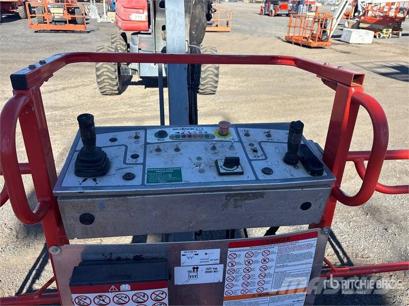 SkyJack SJ66T 4WD Diesel Telescopic Boom Lift رافعات سلة تلسكوبية