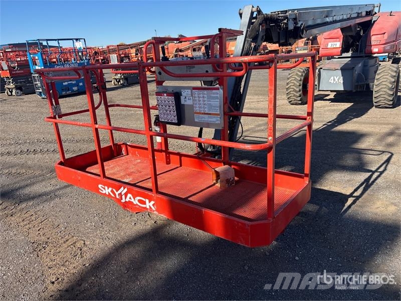 SkyJack SJ66T 4WD Diesel Telescopic Boom Lift رافعات سلة تلسكوبية