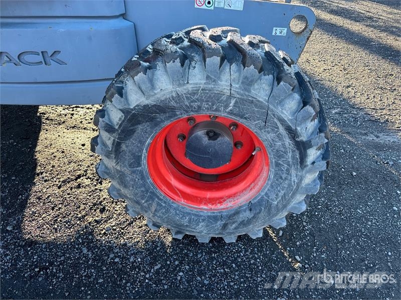 SkyJack SJ66T 4WD Dual Fuel Telescopic Boom Lift Teleskopbühnen