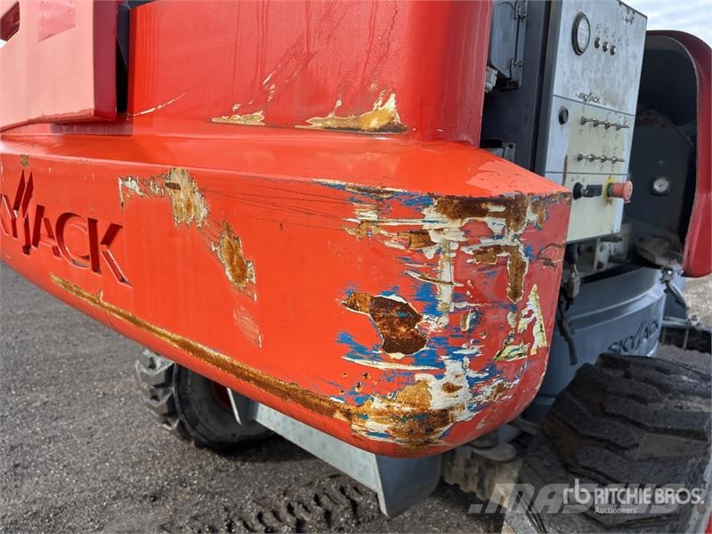 SkyJack SJ66T 4WD Dual Fuel Telescopic Boom Lift Teleskopbühnen