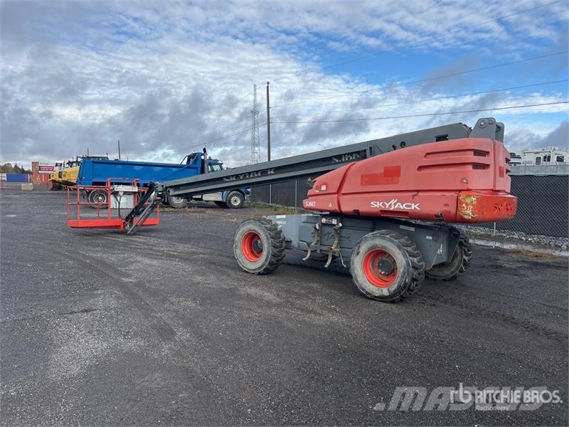 SkyJack SJ66T 4WD Dual Fuel Telescopic Boom Lift Teleskopbühnen