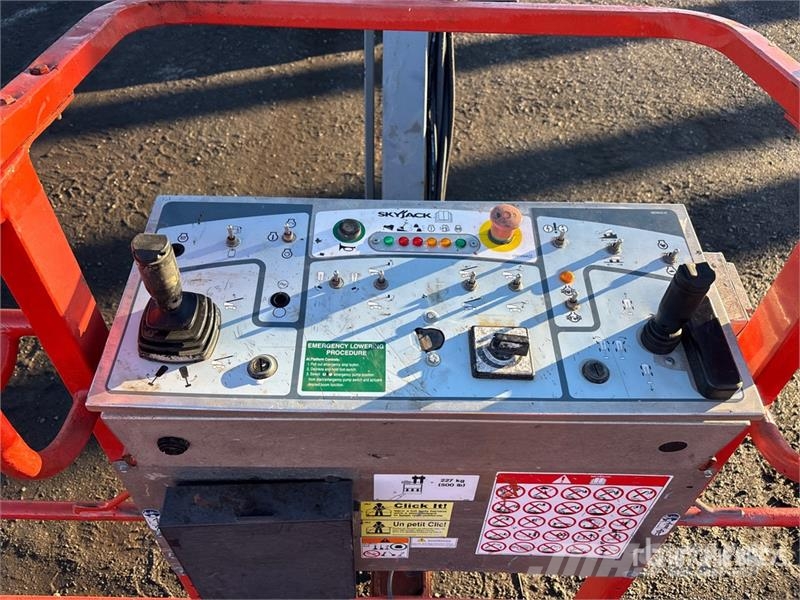 SkyJack SJ66T 4WD Dual Fuel Telescopic Boom Lift Teleskopbühnen
