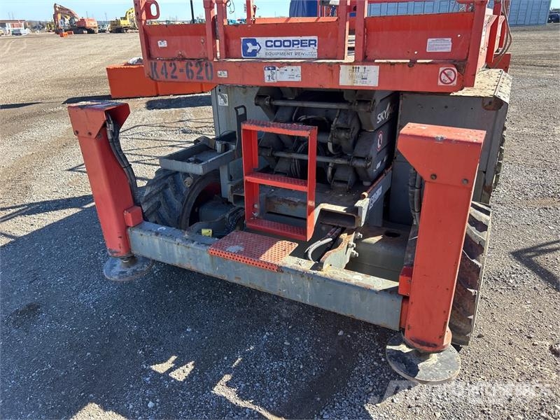 SkyJack SJ6826 RT Šķerveida pacēlāji