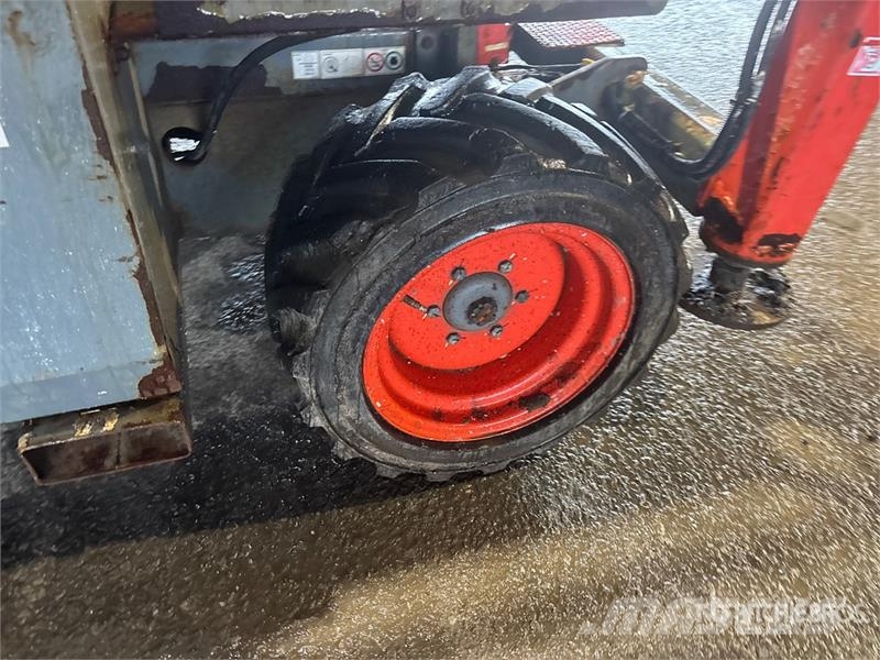 SkyJack SJ6826 RT Šķerveida pacēlāji