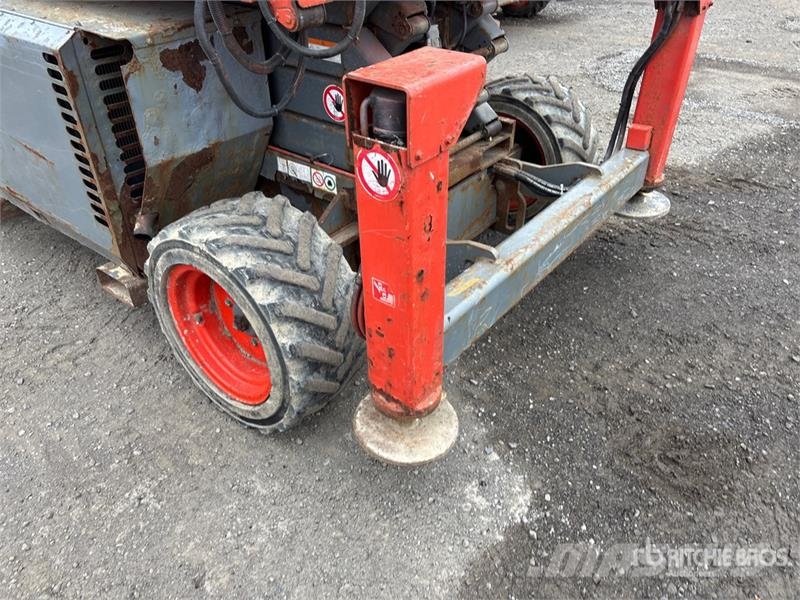 SkyJack SJ6826 RT Šķerveida pacēlāji