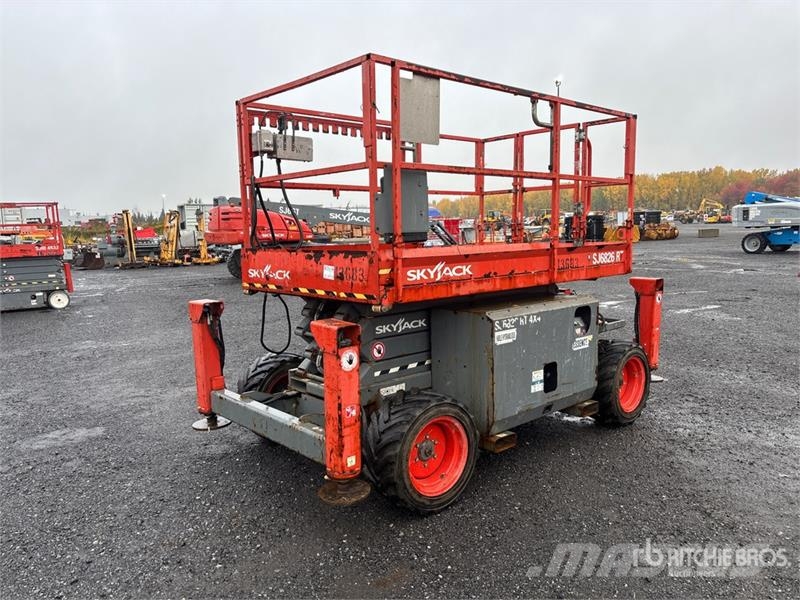 SkyJack SJ6826 RT Šķerveida pacēlāji