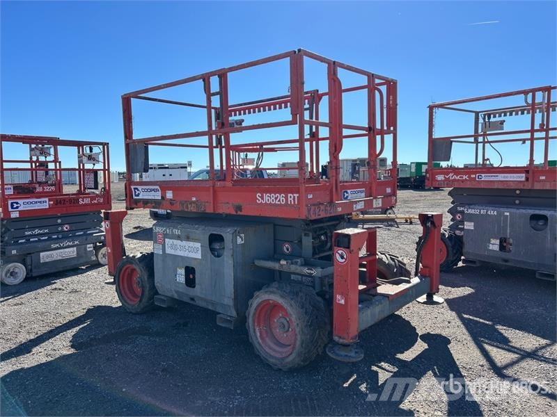 SkyJack SJ6826 RT Šķerveida pacēlāji