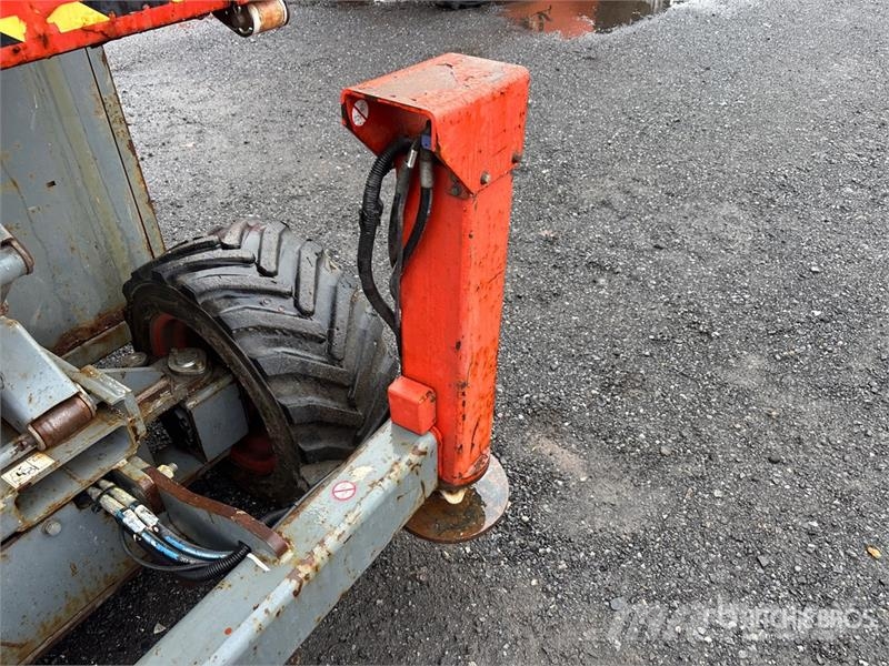 SkyJack SJ6826 RT Šķerveida pacēlāji